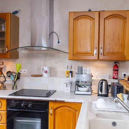 Le Galussel D'etape Et De Sejour Guest house
